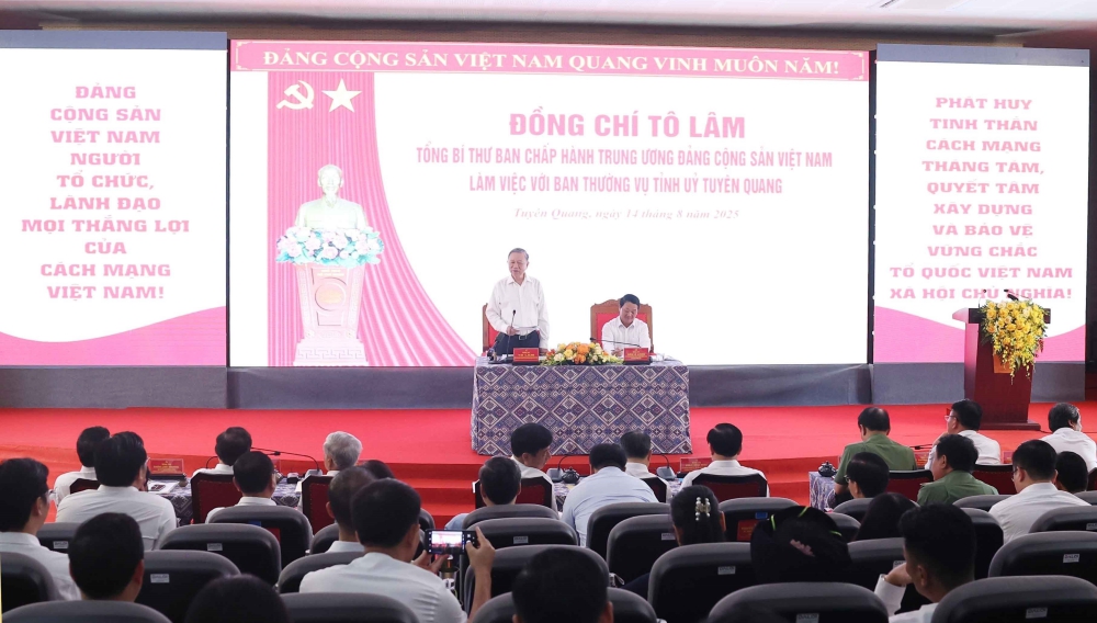 Tổng Bí thư Tô Lâm: Phát huy giá trị cộng hưởng giữa các vùng, định hình vị thế mới của Tuyên Quang trên bản đồ phát triển quốc gia - Ảnh 1.