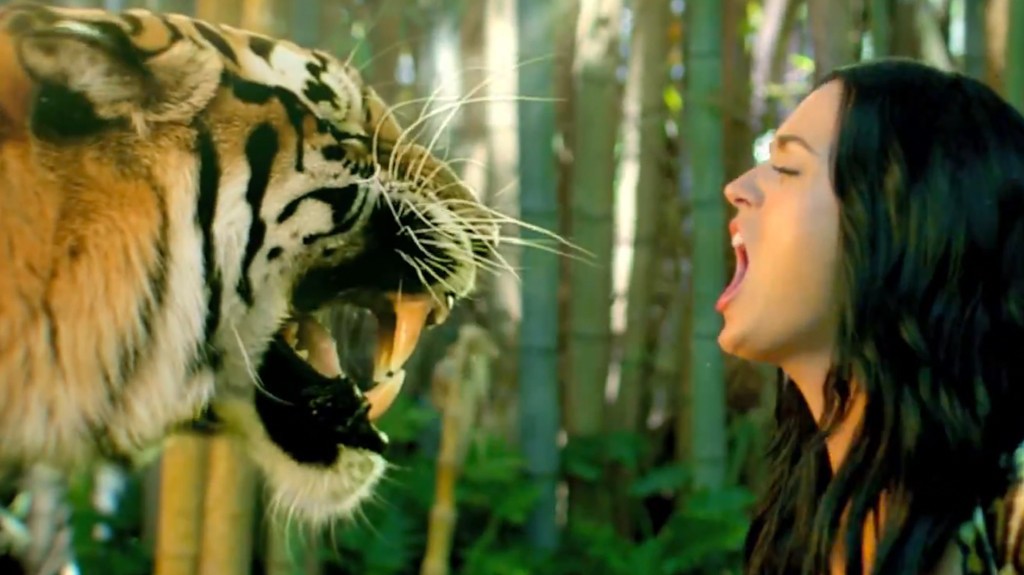 Ca khúc "Roar" của Katy Perry: Tiếng gầm được tính toán kỹ lưỡng