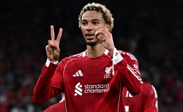 Chiesa và Salah giúp Liverpool thắng kịch tính trong ngày khai màn mùa giải mới - Ảnh 2.