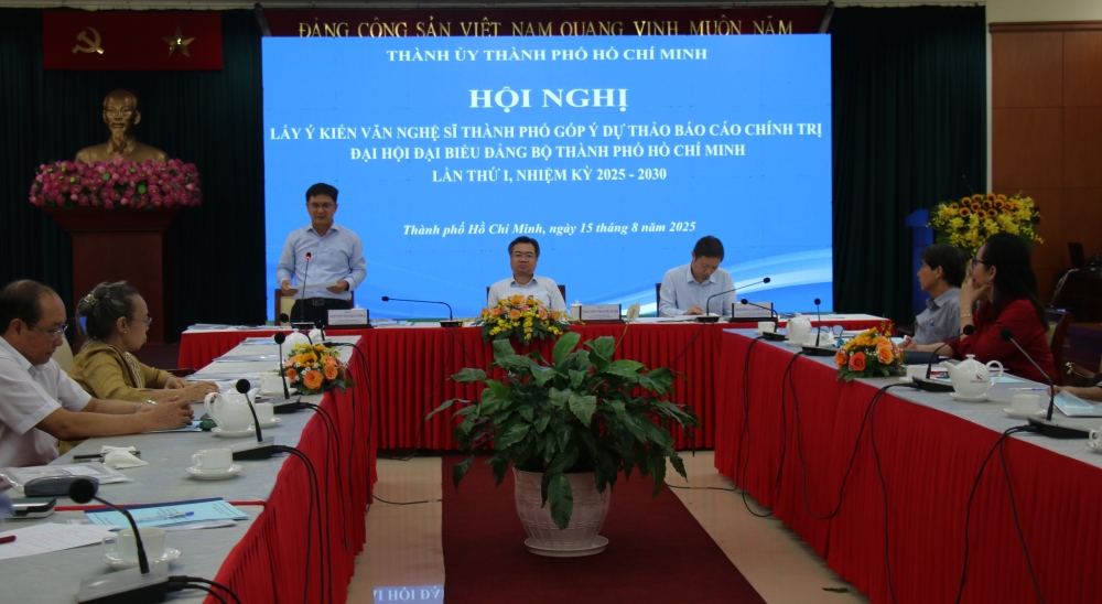Văn nghệ sĩ góp ý dự thảo Báo cáo chính trị Đại hội Đảng bộ Thành phố Hồ Chí Minh - Ảnh 1.