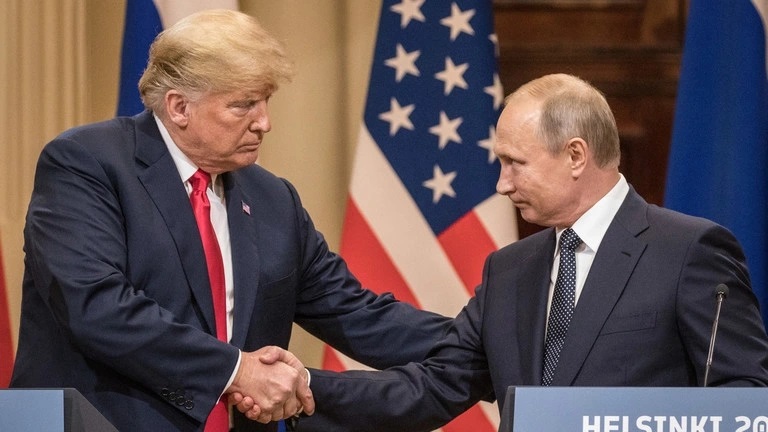 Tổng thống Mỹ D. Trump: Ukraine cần tận dụng kết quả của thượng đỉnh Alaska - Tổng thống Nga V.Putin: Chờ đợi cách tiếp cận mang tính xây dựng từ Kiev và châu Âu - Ảnh 1.