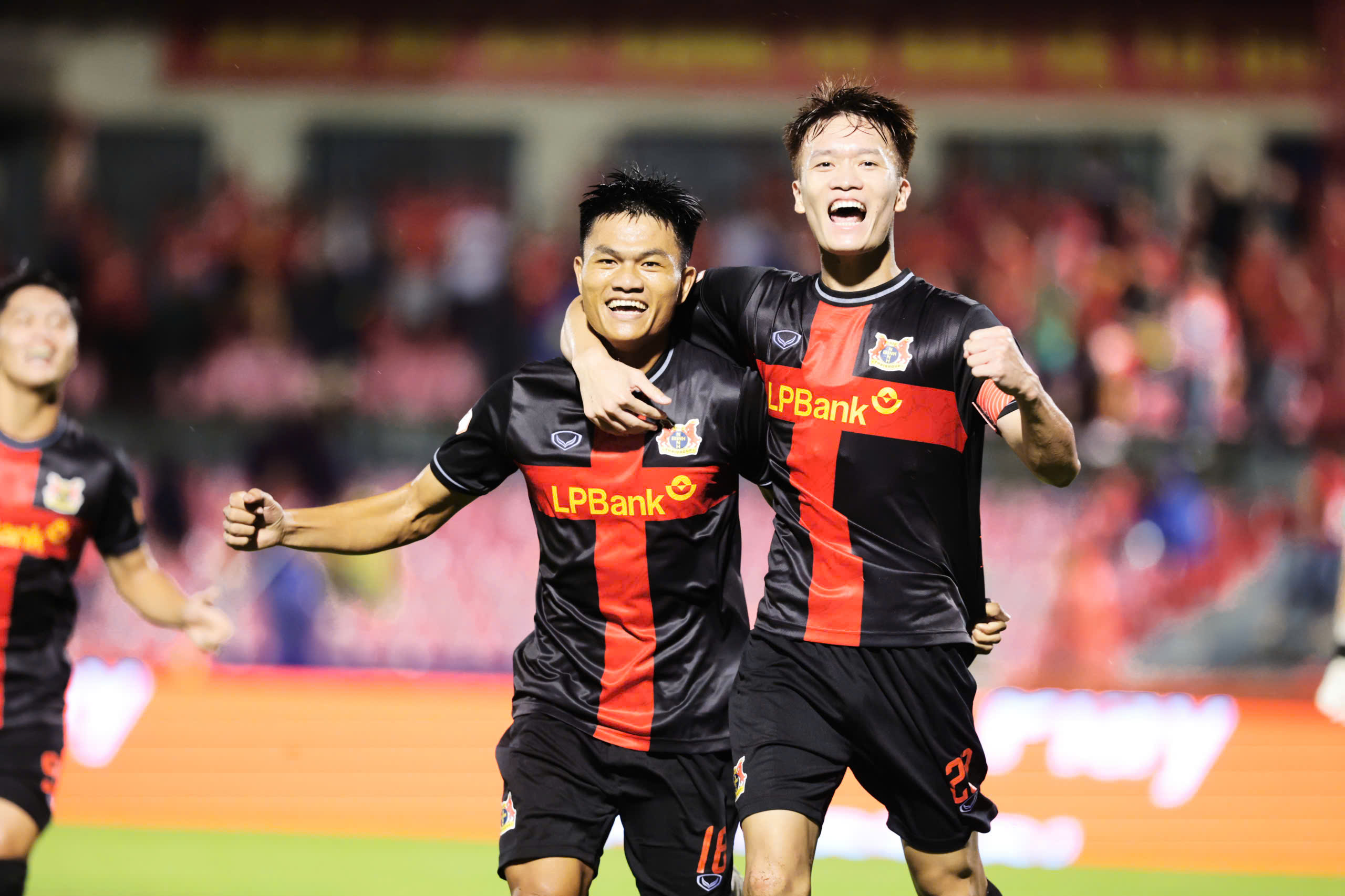 2 đội mới lên hạng V-League cùng gây sốc ngay loạt trận mở màn 1 Ninh Bình thắng trận ra quân V-League, Hoàng Đức nói điều hạnh phúc