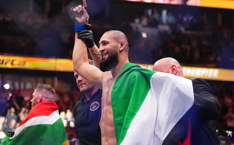 'Võ sĩ đáng sợ nhất' thắng áp đảo tại UFC 319, giành đai vô địch - Ảnh 2.