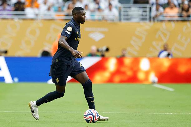 Kolo Muani chấp nhận giảm lương để trở lại Juventus