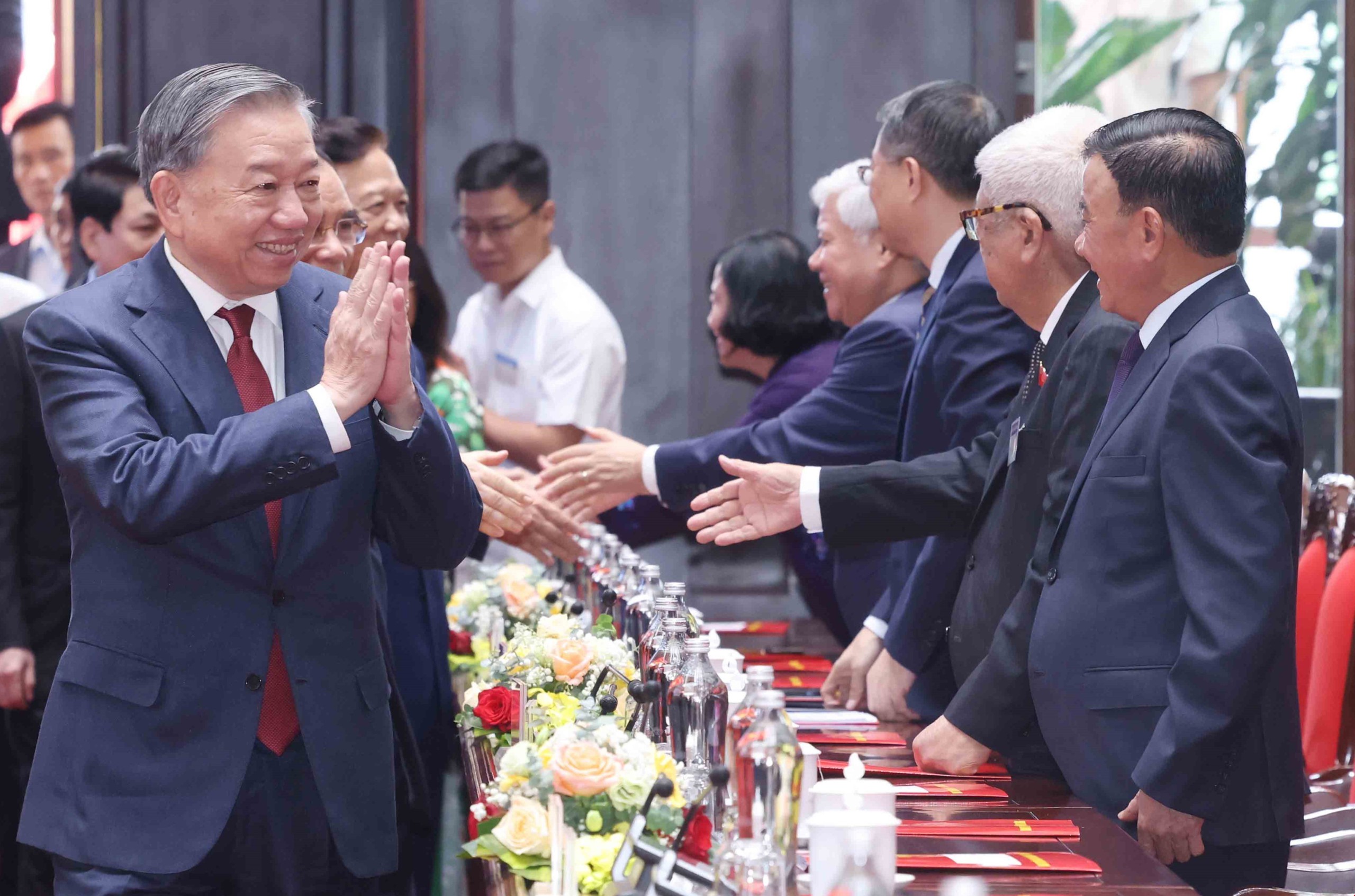 Tổng Bí thư chủ trì buổi gặp mặt các đồng chí nguyên lãnh đạo Đảng, Nhà nước - Ảnh 3.