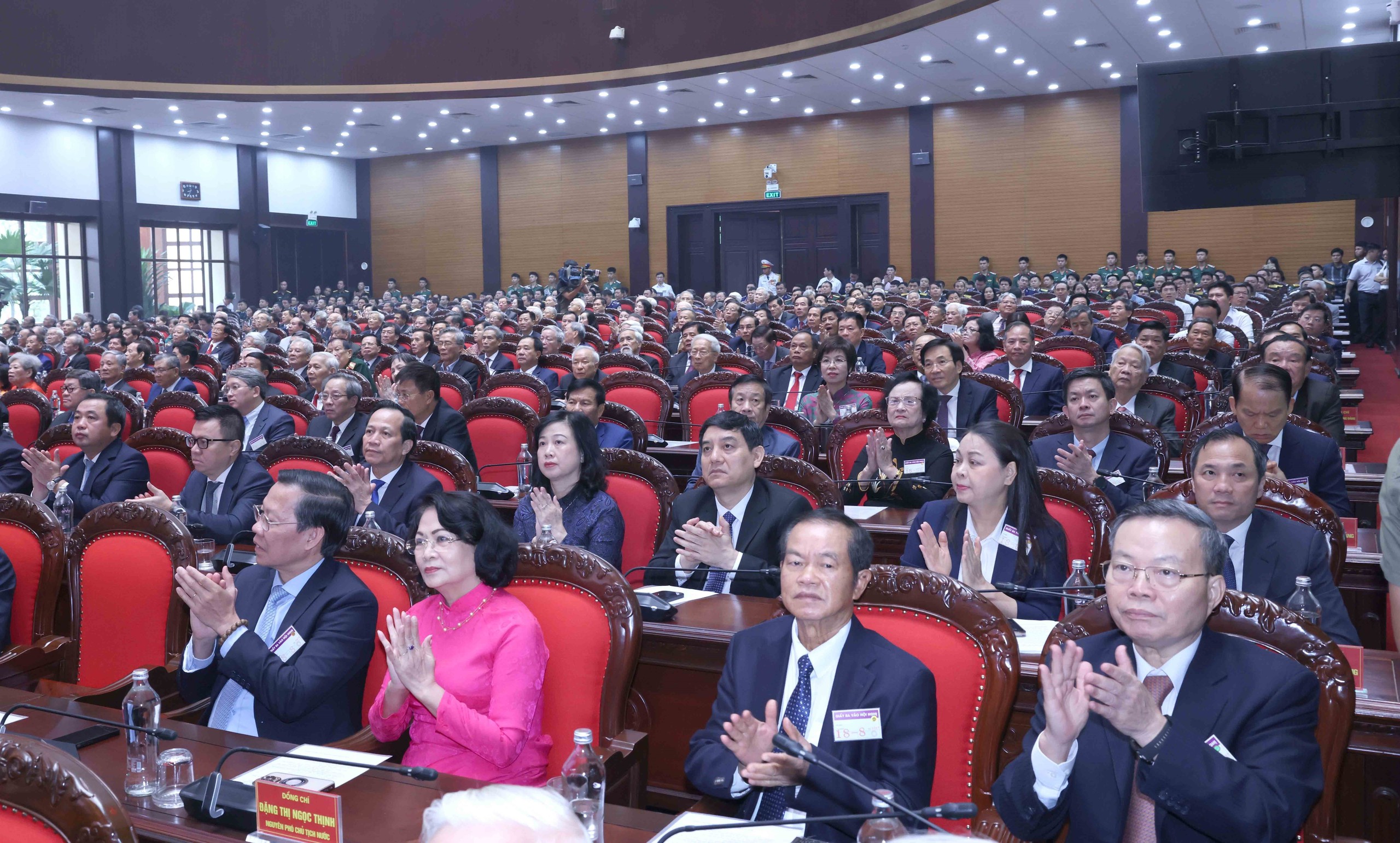 Tổng Bí thư chủ trì buổi gặp mặt các đồng chí nguyên lãnh đạo Đảng, Nhà nước - Ảnh 11.