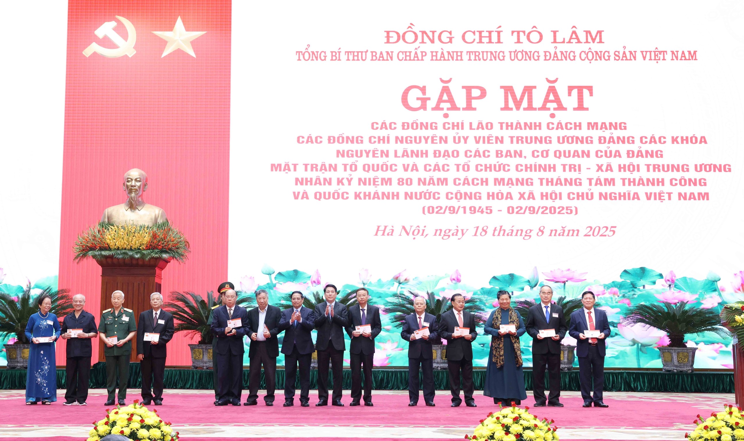 Tổng Bí thư chủ trì buổi gặp mặt các đồng chí nguyên lãnh đạo Đảng, Nhà nước - Ảnh 21.