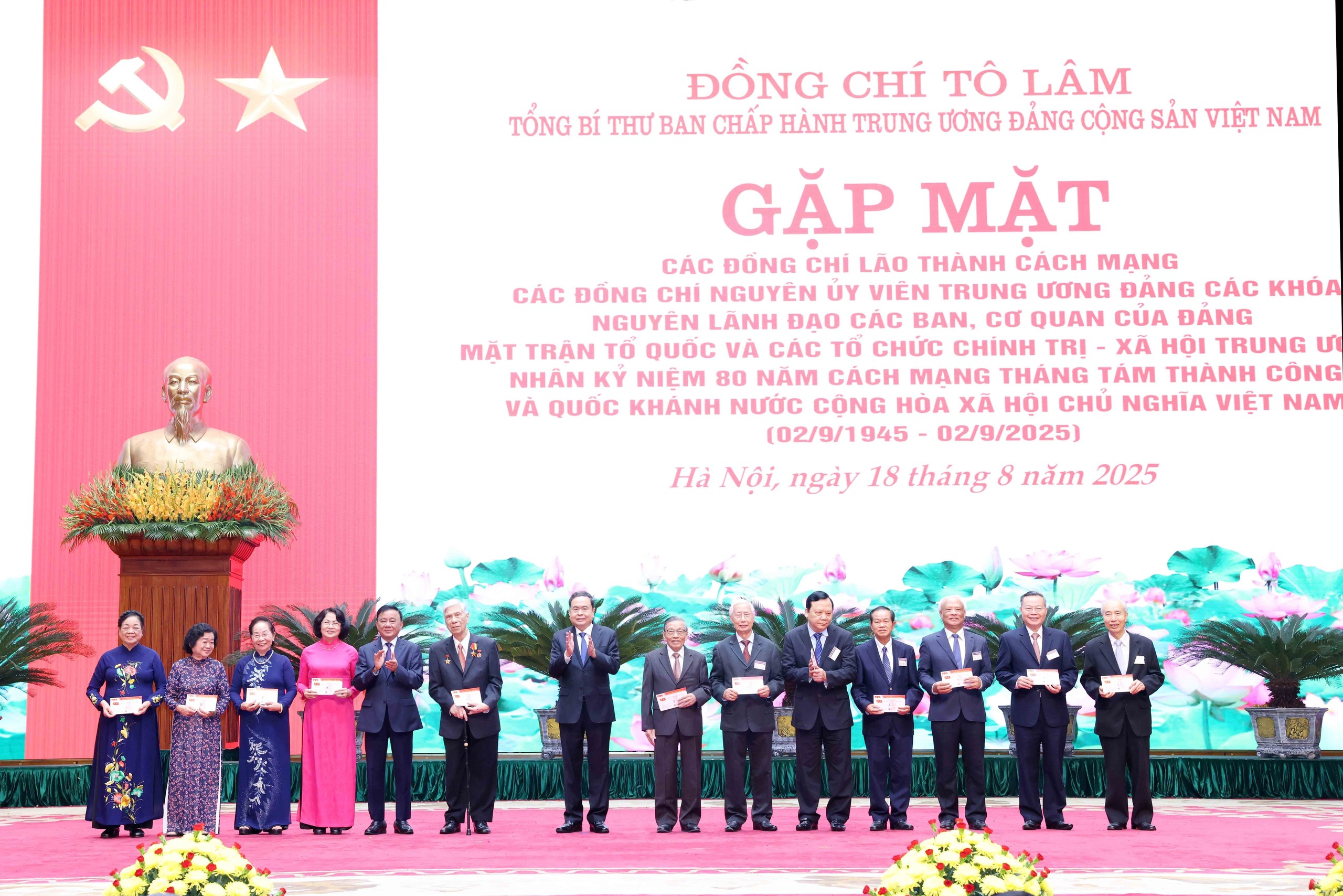 Tổng Bí thư chủ trì buổi gặp mặt các đồng chí nguyên lãnh đạo Đảng, Nhà nước - Ảnh 22.