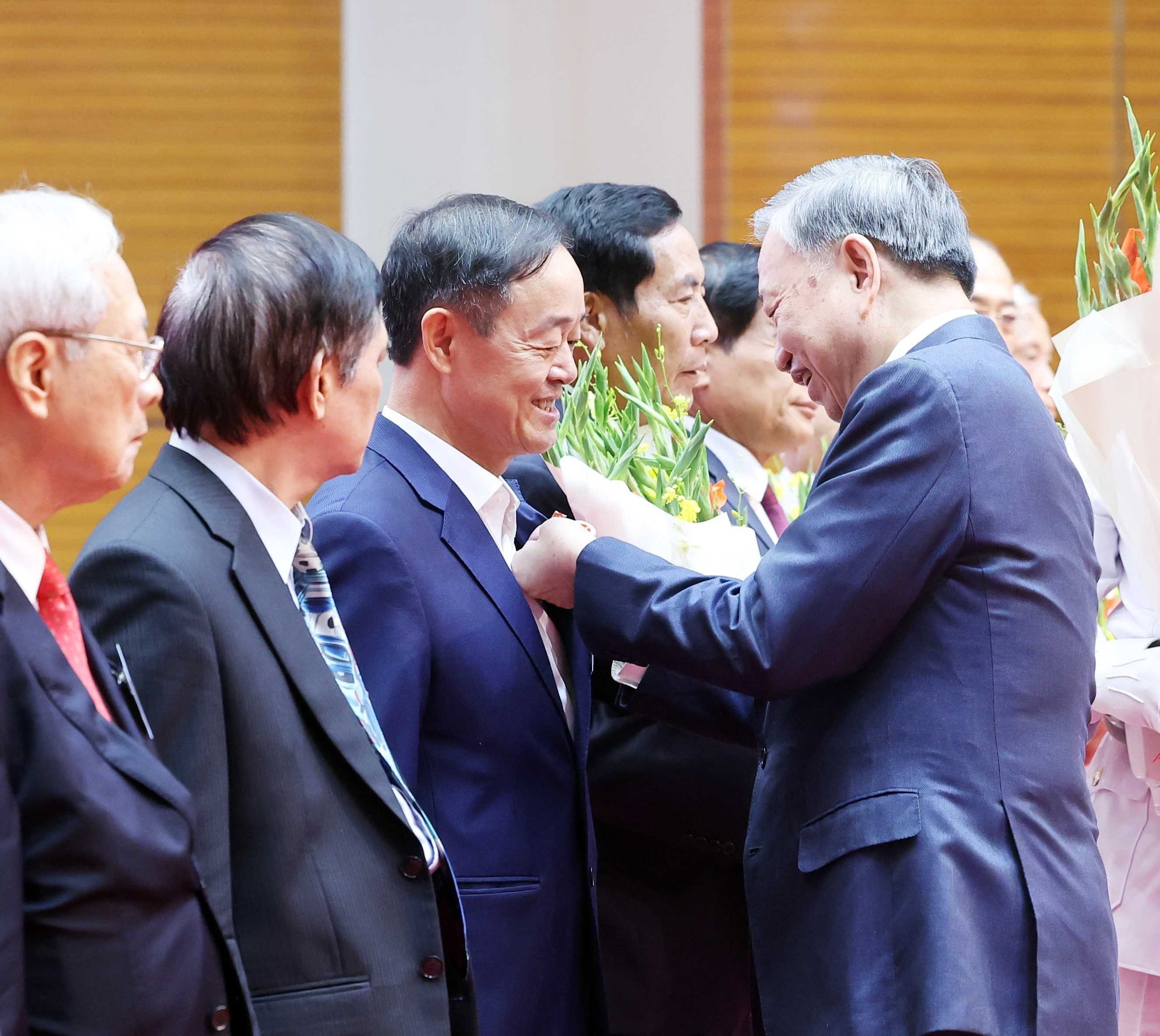 Tổng Bí thư chủ trì buổi gặp mặt các đồng chí nguyên lãnh đạo Đảng, Nhà nước - Ảnh 15.