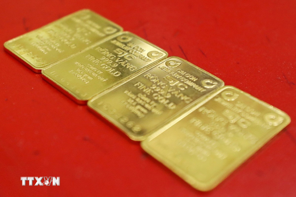 Giá vàng chiều 20/8 tiếp tục neo ở mức cao - Ảnh 1.