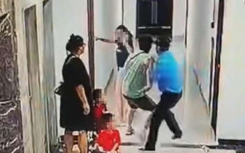 Hà Nội: Khởi tố, bắt tạm giam đối tượng hành hung người phụ nữ ở sảnh chung cư - Ảnh 1.