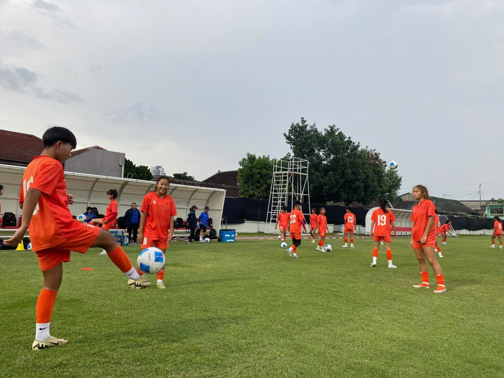 TRỰC TIẾP bóng đá Việt Nam vs Campuchia 19h30 hôm nay, U16 nữ Đông Nam Á 2025 - Ảnh 1.