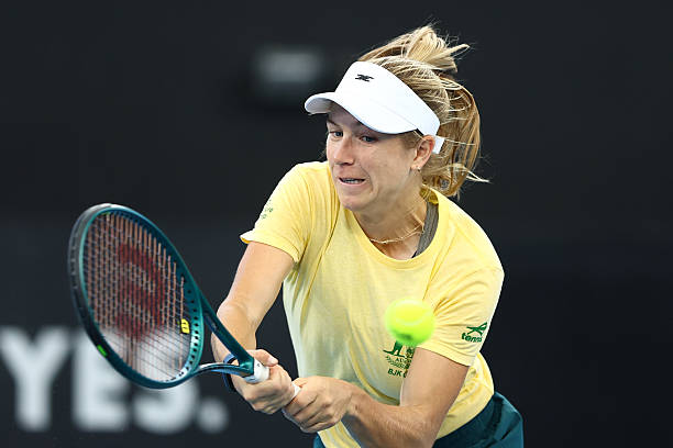Ngôi sao quần vợt Australia Ellen Perez vừa tiết lộ những lời lẽ lăng mạ nghiêm trọng mà cô nhận được trên mạng xã hội, bao gồm cả đe dọa cưỡng hiếp và sát hại.