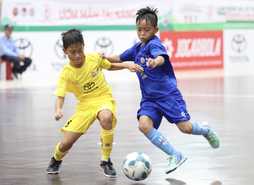 Tin nóng bóng đá Việt Nam hôm nay 24/8: ‘Người hùng’ HAGL khiêm tốn; HLV Tây Ban Nha động viên cầu thủ Việt kiều - Ảnh 3.