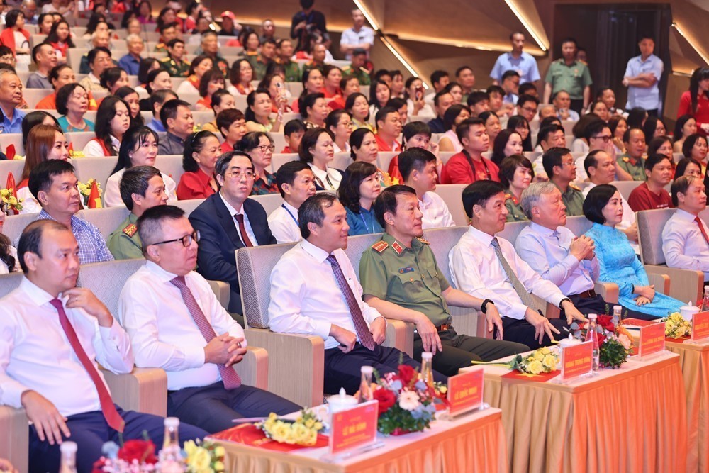 Chương trình chính luận nghệ thuật “Sao Độc lập” - Ảnh 2.