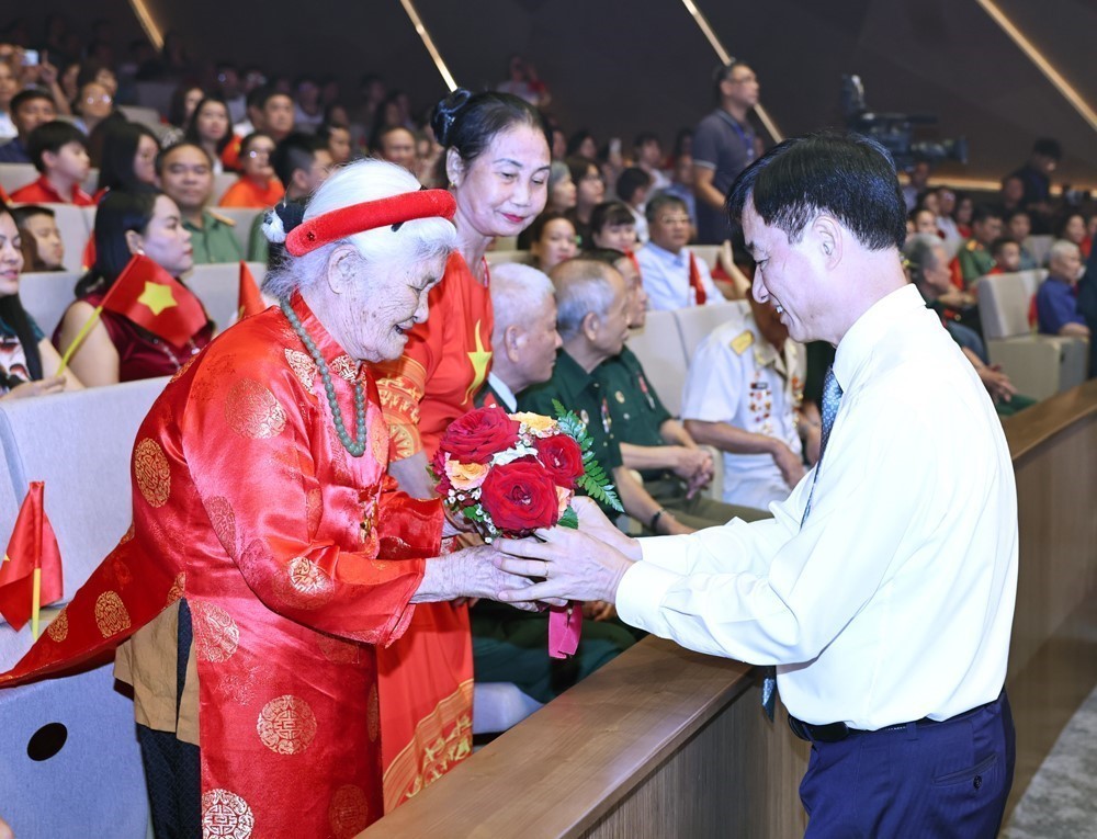 Chương trình chính luận nghệ thuật “Sao Độc lập” - Ảnh 3.