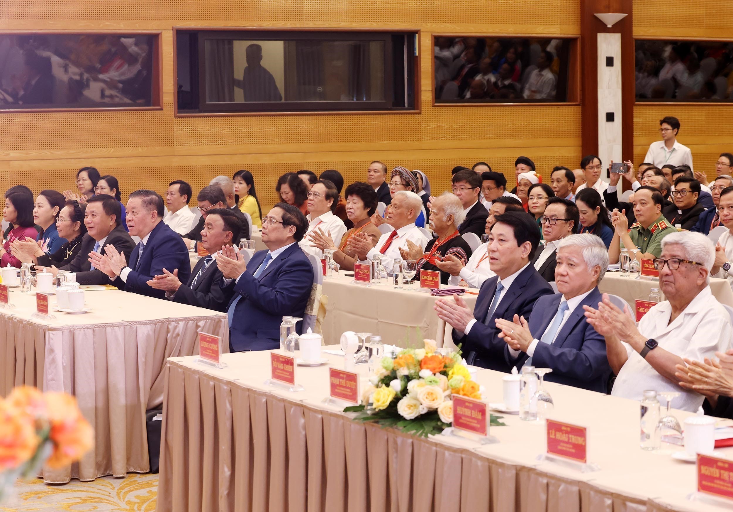 Chủ tịch nước và Thủ tướng gặp mặt đại biểu tiêu biểu các tầng lớp nhân dân tham dự Đại lễ 2/9 - Ảnh 8.