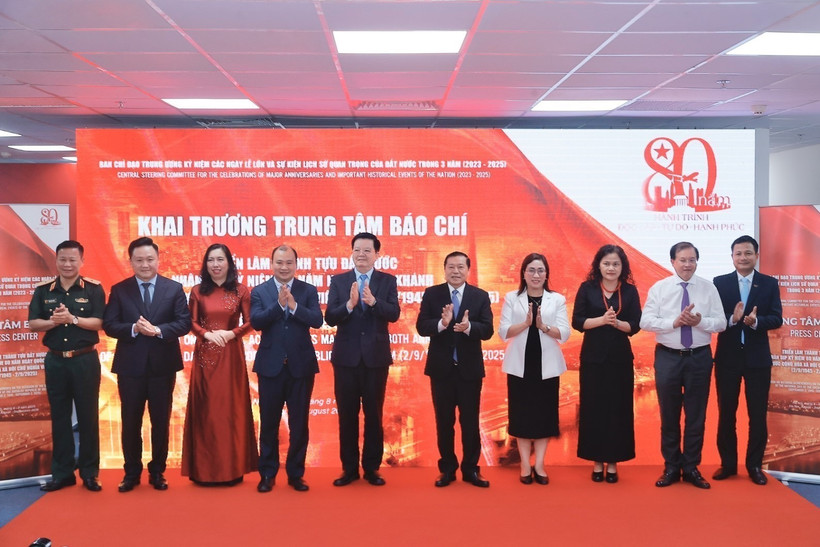 vna-potal-khai-truong-trung-tam-bao-chi-trien-lam-va-hop-bao-ve-trien-lam-80-nam-hanh-trinh-doc-lap-tu-do-hanh-phuc-8228021-17561731166372127216599.jpg