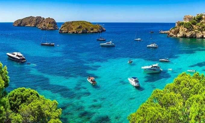 Ai Cập đóng cửa hầu hết các bãi biển dọc Địa Trung Hải - Ảnh 1. Ai Cập đóng cửa hầu hết các bãi biển dọc Địa Trung Hải - Ảnh 1.