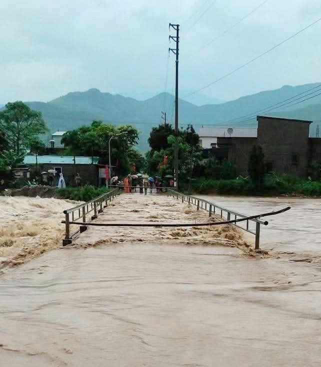 Đề phòng lũ quét, sạt lở đất ở 9 tỉnh Bắc Bộ và Trung Bộ - Ảnh 1.