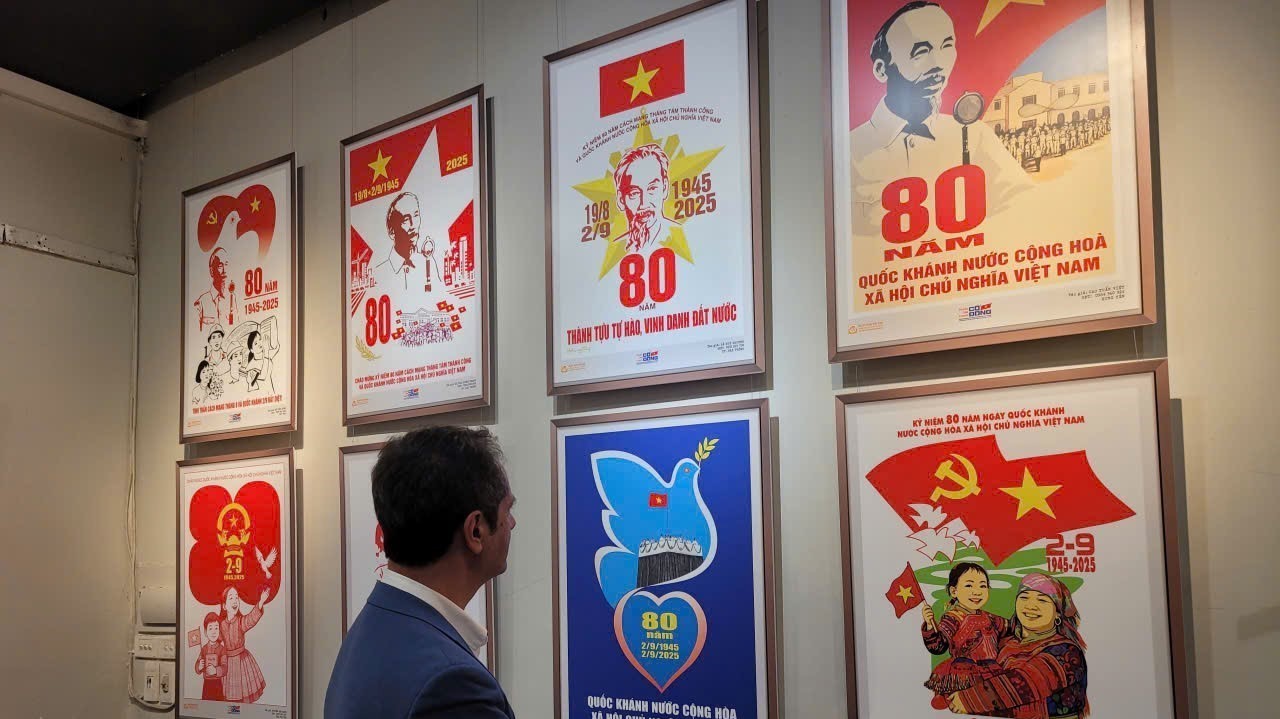 Kế thừa và làm mới tranh cổ động trong dòng chảy văn hóa