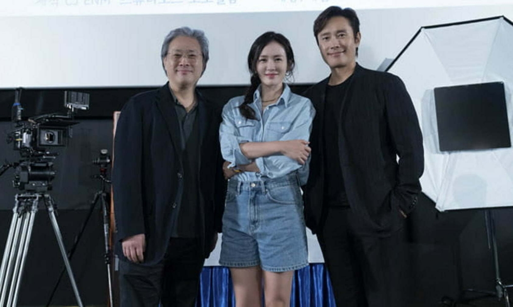 Phim mới của Lee Byung Hun sẽ khai mạc Liên hoan phim quốc tế Busan lần thứ 30 - Ảnh 3.