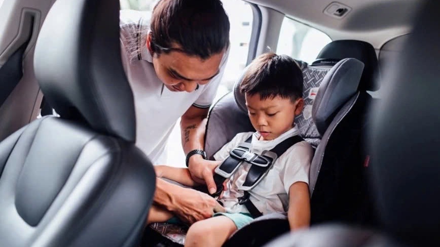 Thiết bị an toàn cho trẻ em trên ô tô: Cần sử dụng sản phẩm đạt chuẩn