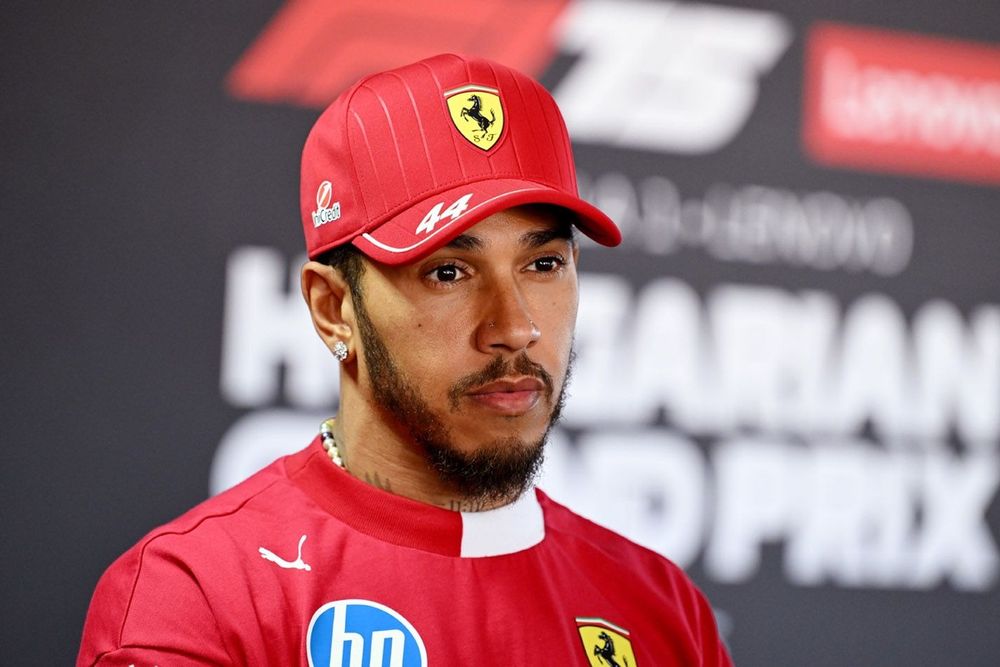 Đua Công thức 1: Hamilton đua tệ ở Ferrari vì đâu? - Ảnh 1. Đua Công thức 1: Hamilton đua tệ ở Ferrari vì đâu? - Ảnh 1.