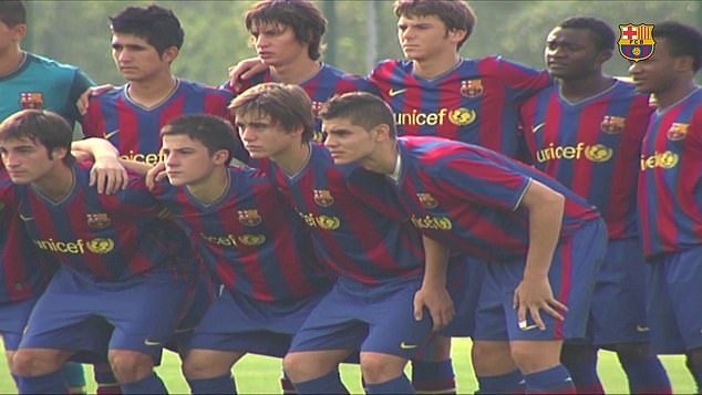 Mauro Icardi bị cáo buộc giết và ăn thịt chim bồ câu tại lò La Masia của Barcelona - Ảnh 2.