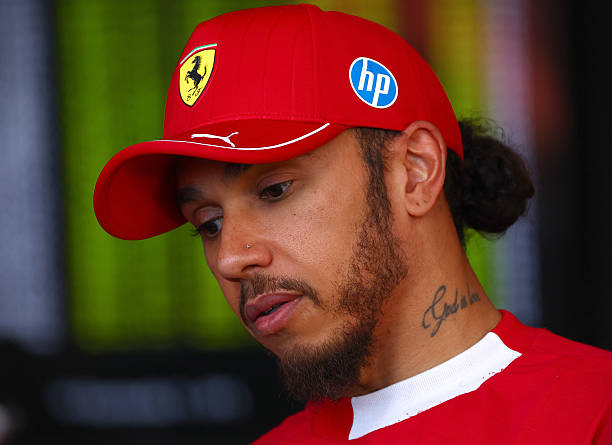 Ngôi sao đua xe F1 Hamilton khủng hoảng phong độ