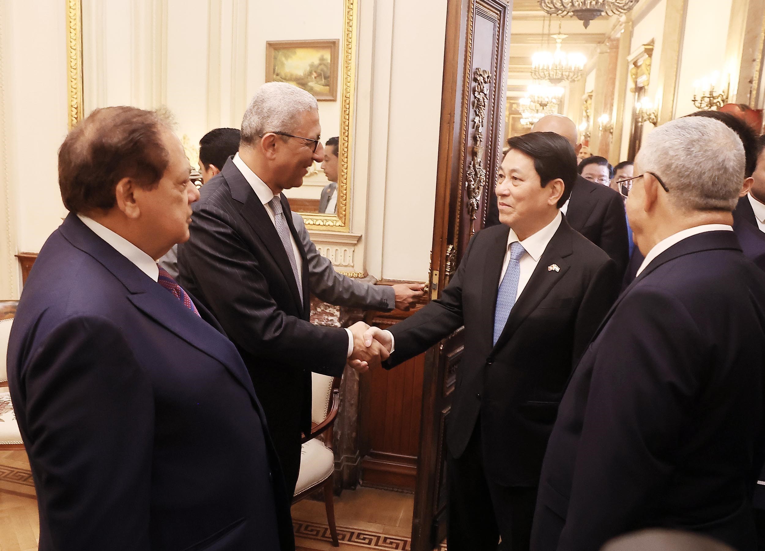 Chủ tịch nước Lương Cường hội kiến Chủ tịch Hạ viện, Thượng Viện Ai Cập - Ảnh 13. Chủ tịch nước Lương Cường hội kiến Chủ tịch Hạ viện, Thượng Viện Ai Cập - Ảnh 13.