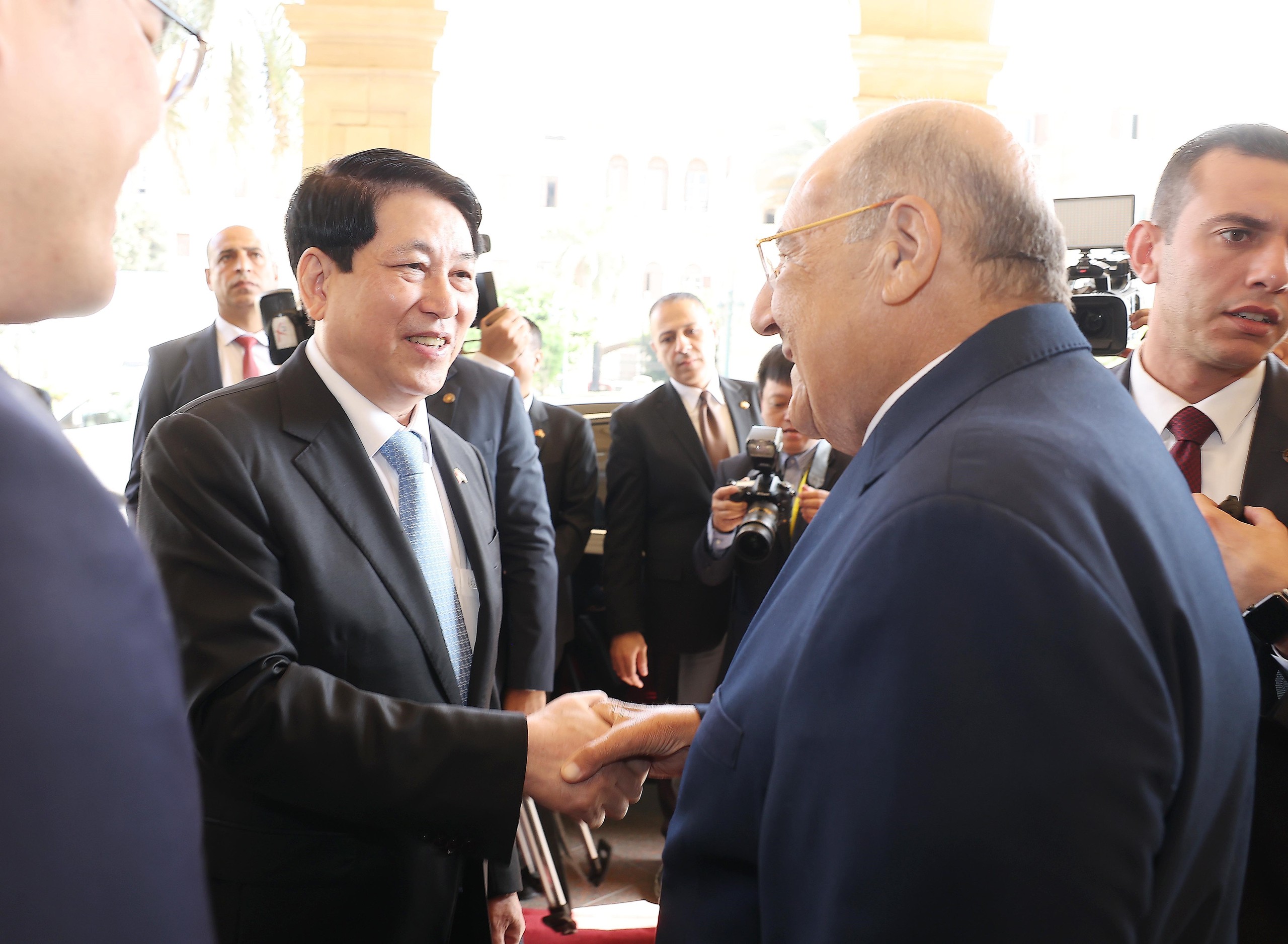 Chủ tịch nước Lương Cường hội kiến Chủ tịch Hạ viện, Thượng Viện Ai Cập - Ảnh 2. Chủ tịch nước Lương Cường hội kiến Chủ tịch Hạ viện, Thượng Viện Ai Cập - Ảnh 2.