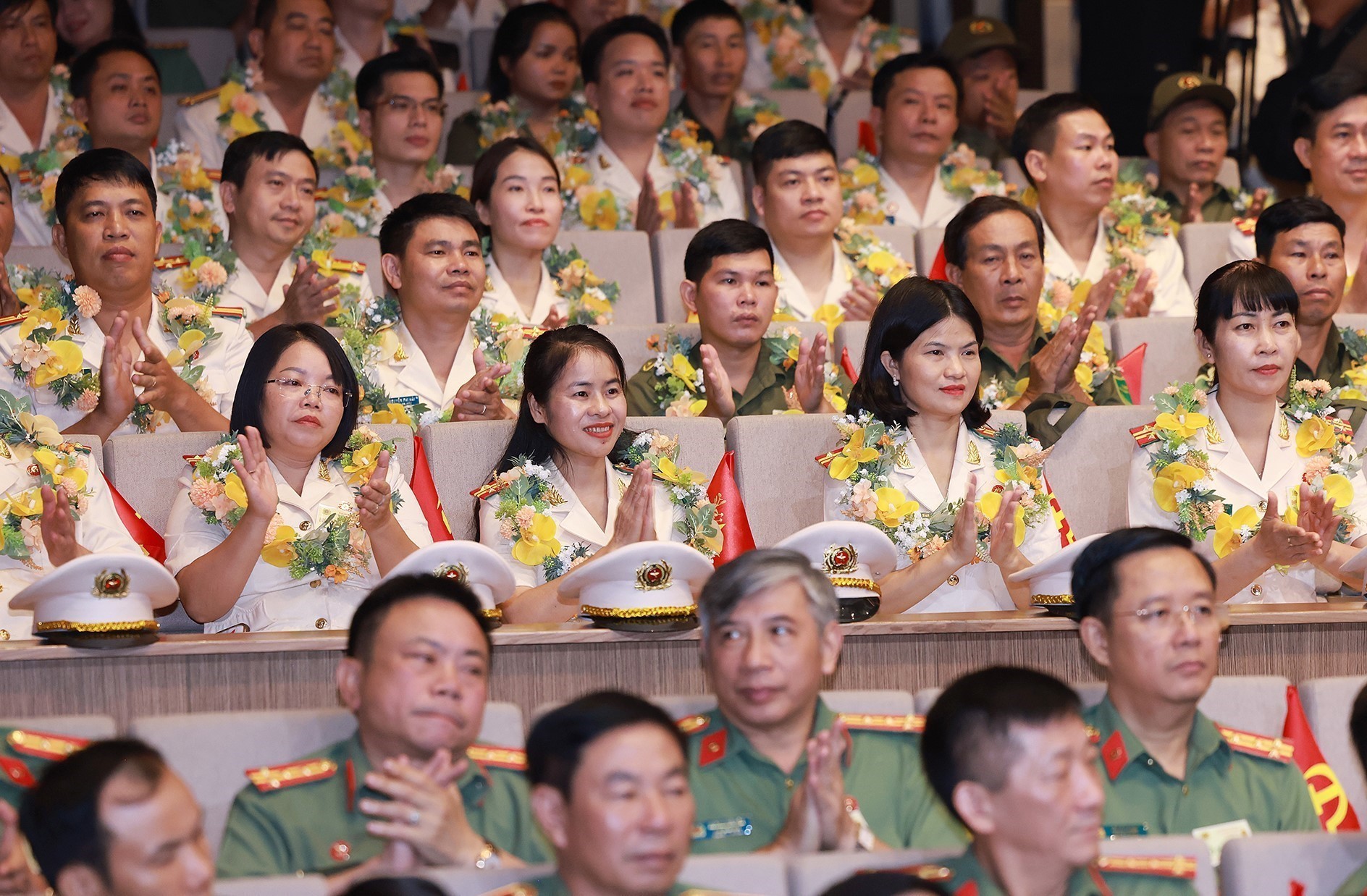 Thủ tướng dự Đại hội Thi đua “Vì an ninh Tổ quốc” lần thứ 9 - Ảnh 12. Thủ tướng dự Đại hội Thi đua “Vì an ninh Tổ quốc” lần thứ 9 - Ảnh 12.