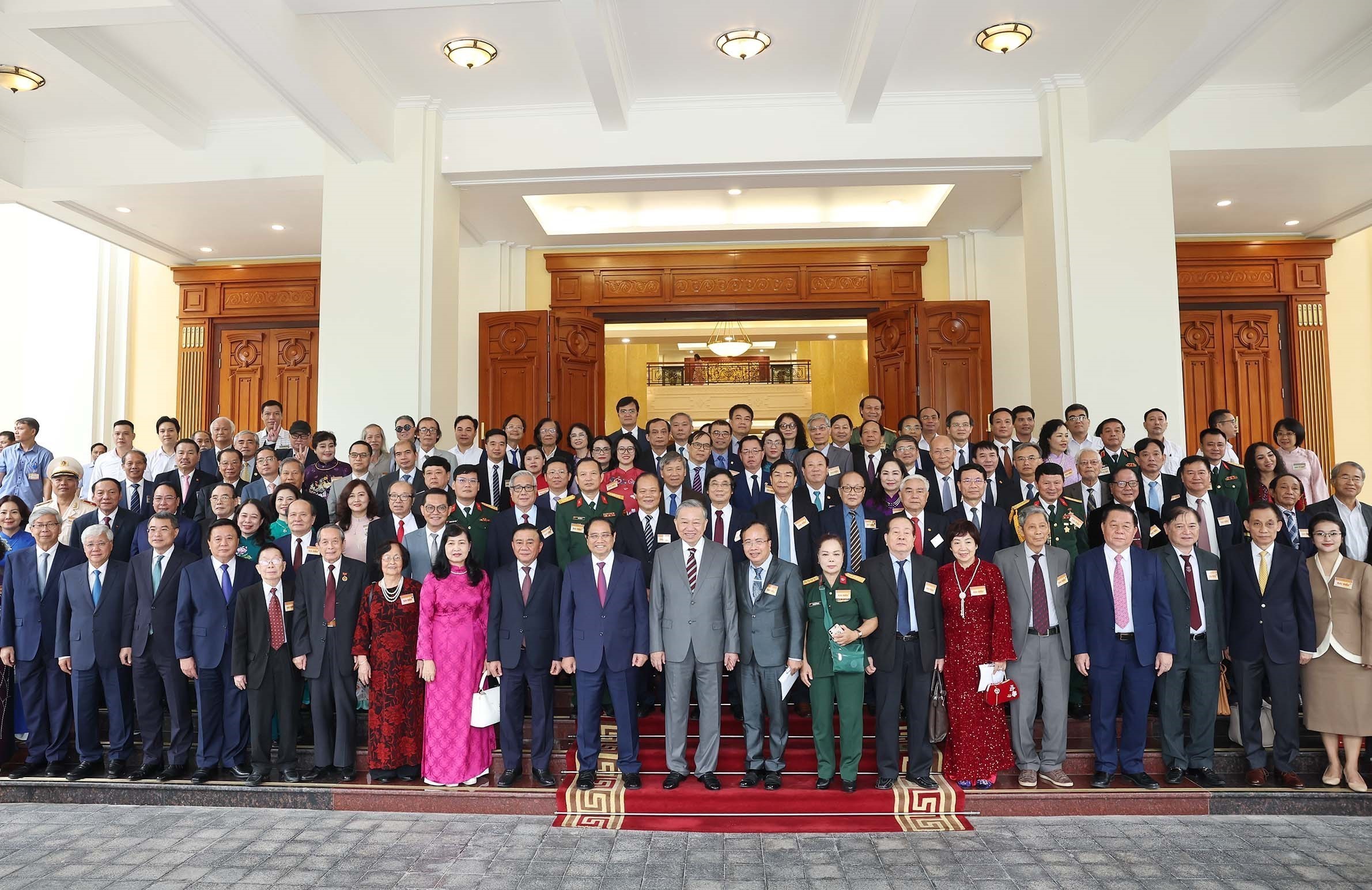 Tổng Bí thư Tô Lâm gặp mặt đại biểu trí thức, nhà khoa học, văn nghệ sỹ - Ảnh 7.