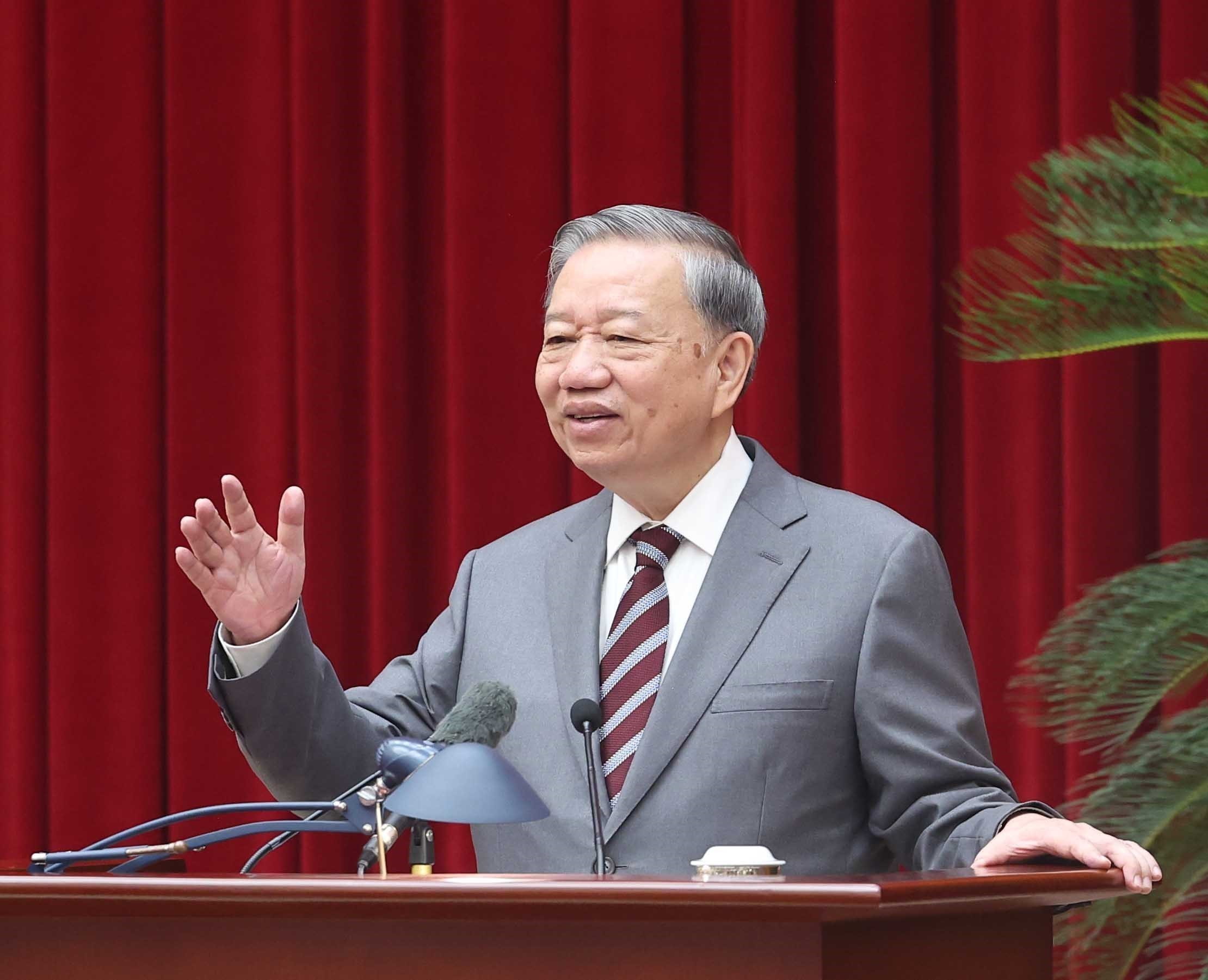 Tổng Bí thư Tô Lâm gặp mặt đại biểu trí thức, nhà khoa học, văn nghệ sỹ - Ảnh 2.
