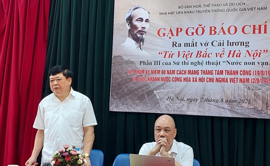  'Từ Việt Bắc về Hà Nội'- vở diễn về Hồ Chủ tịch trong năm 1945 lịch sử - Ảnh 1.