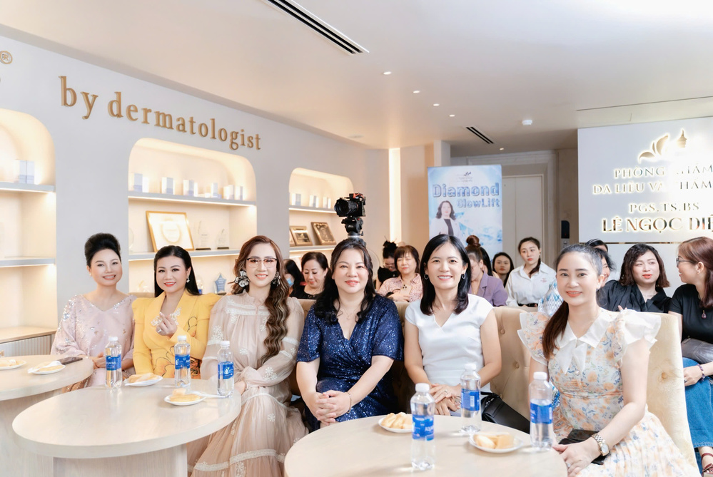 Ra mắt thành công công nghệ trẻ hóa toàn diện hàng đầu thế giới từ Hoa Kỳ Diamond Glowlift - Ảnh 4.