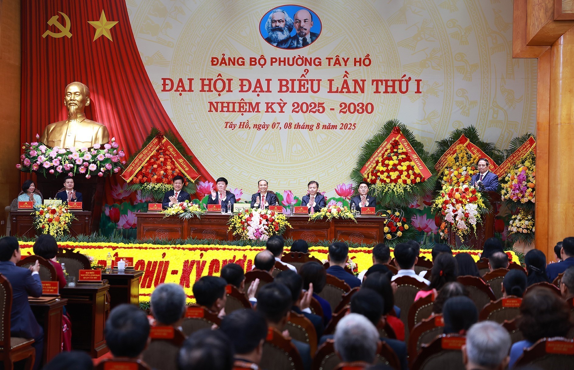 Thủ tướng dự Đại hội Đảng bộ phường Tây Hồ lần thứ I - Ảnh 5.