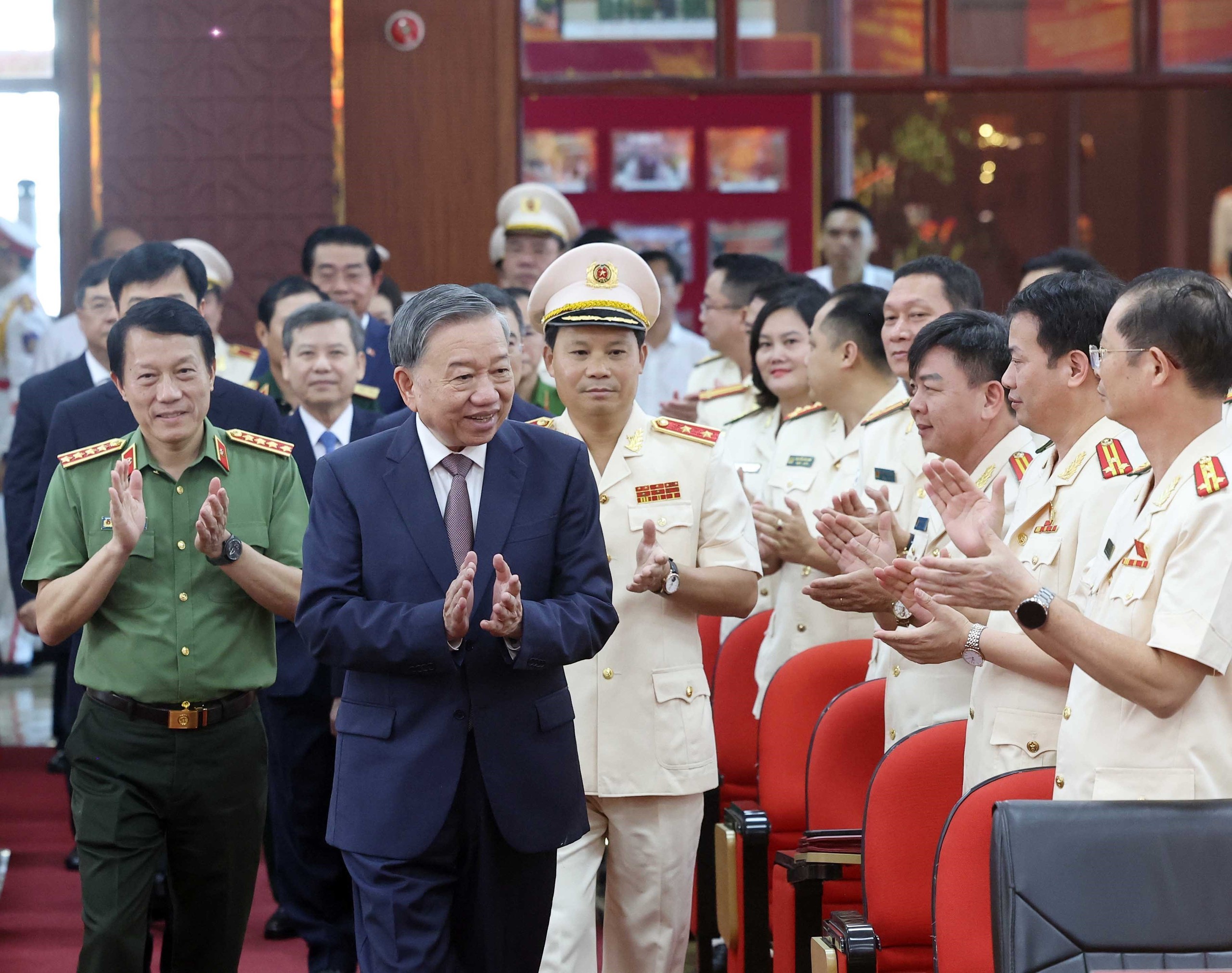 Tổng Bí thư Tô Lâm thăm, làm việc với Cục Cảnh sát hình sự - Ảnh 3.