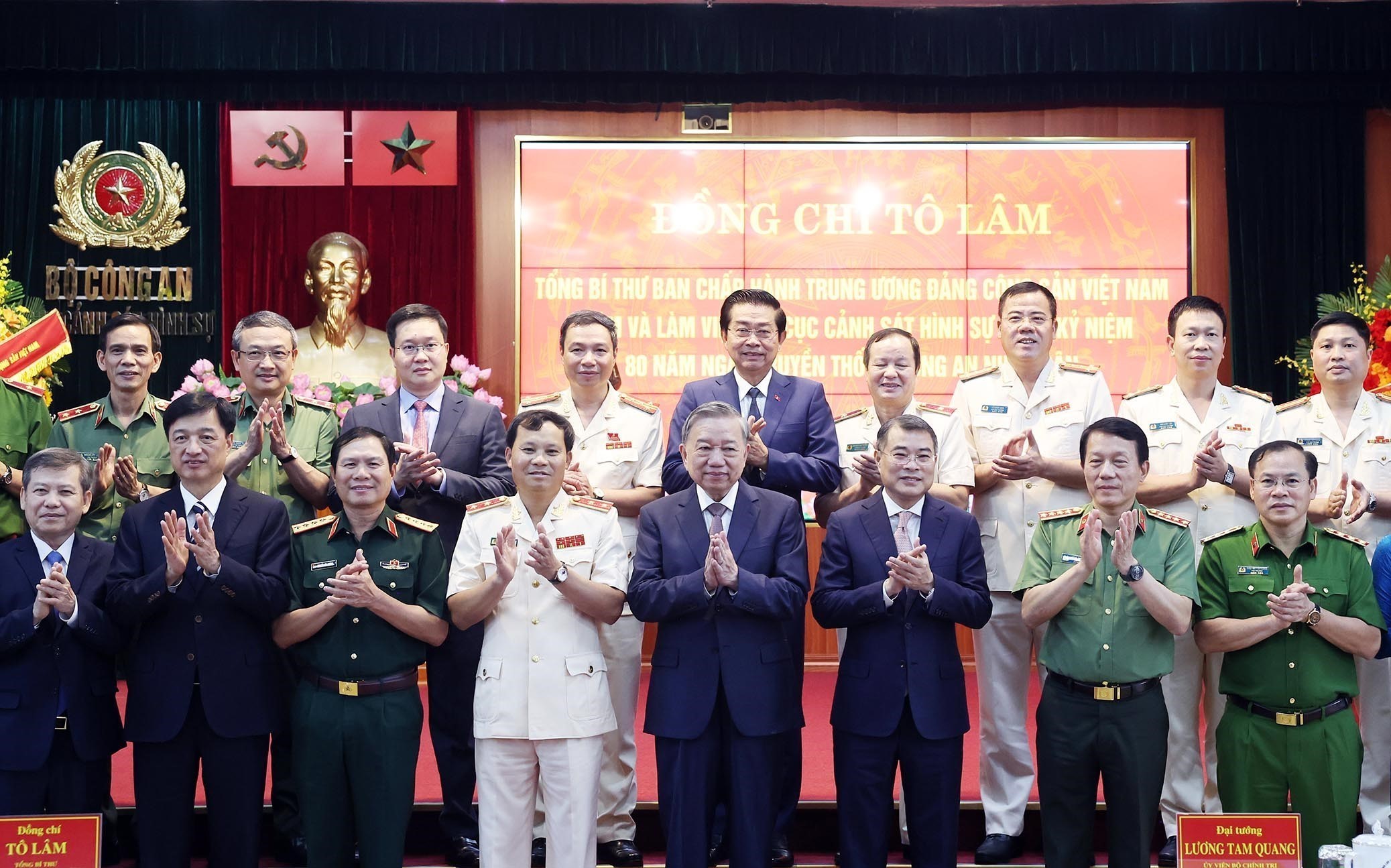 Tổng Bí thư Tô Lâm thăm, làm việc với Cục Cảnh sát hình sự - Ảnh 11.