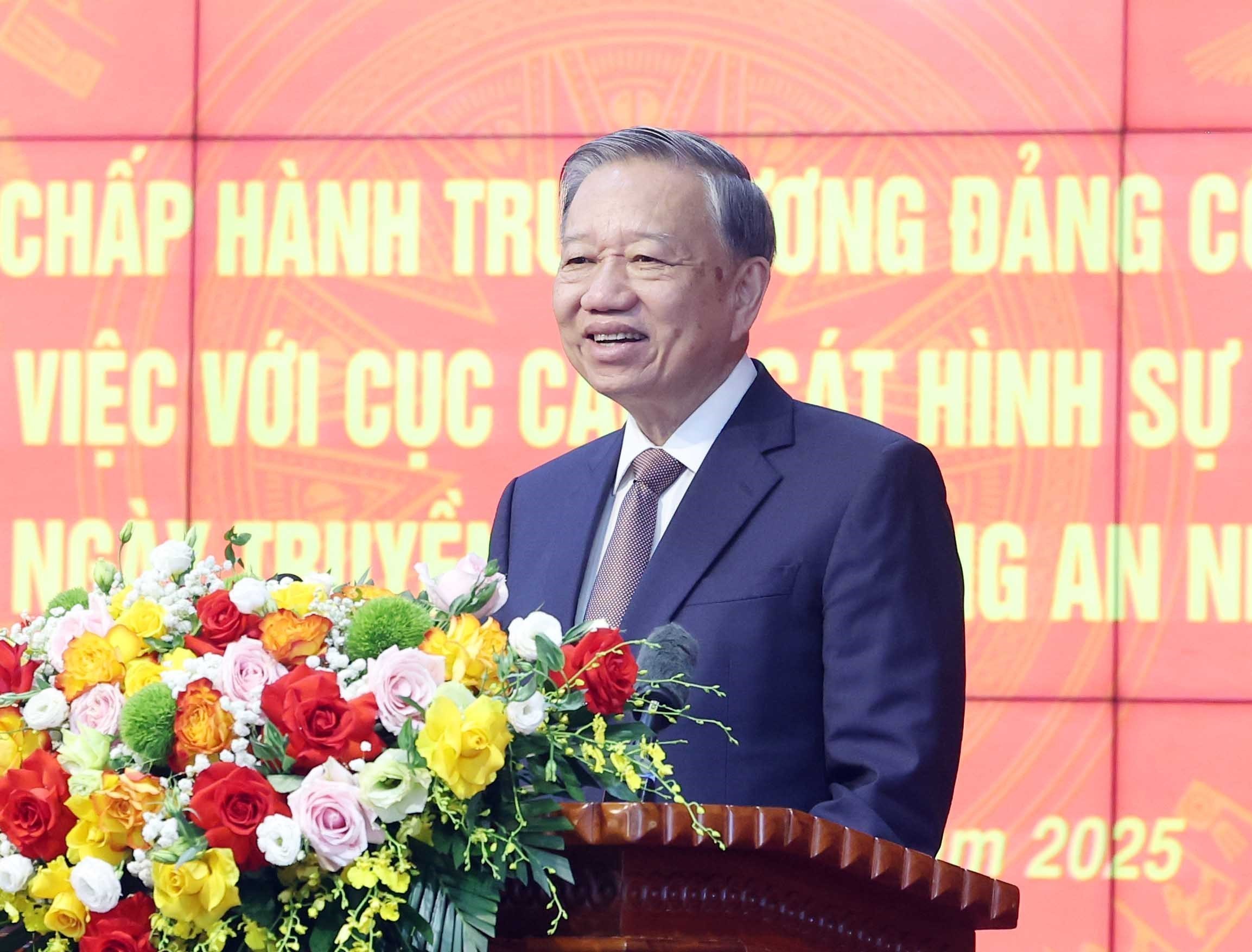 Tổng Bí thư Tô Lâm thăm, làm việc với Cục Cảnh sát hình sự - Ảnh 8.