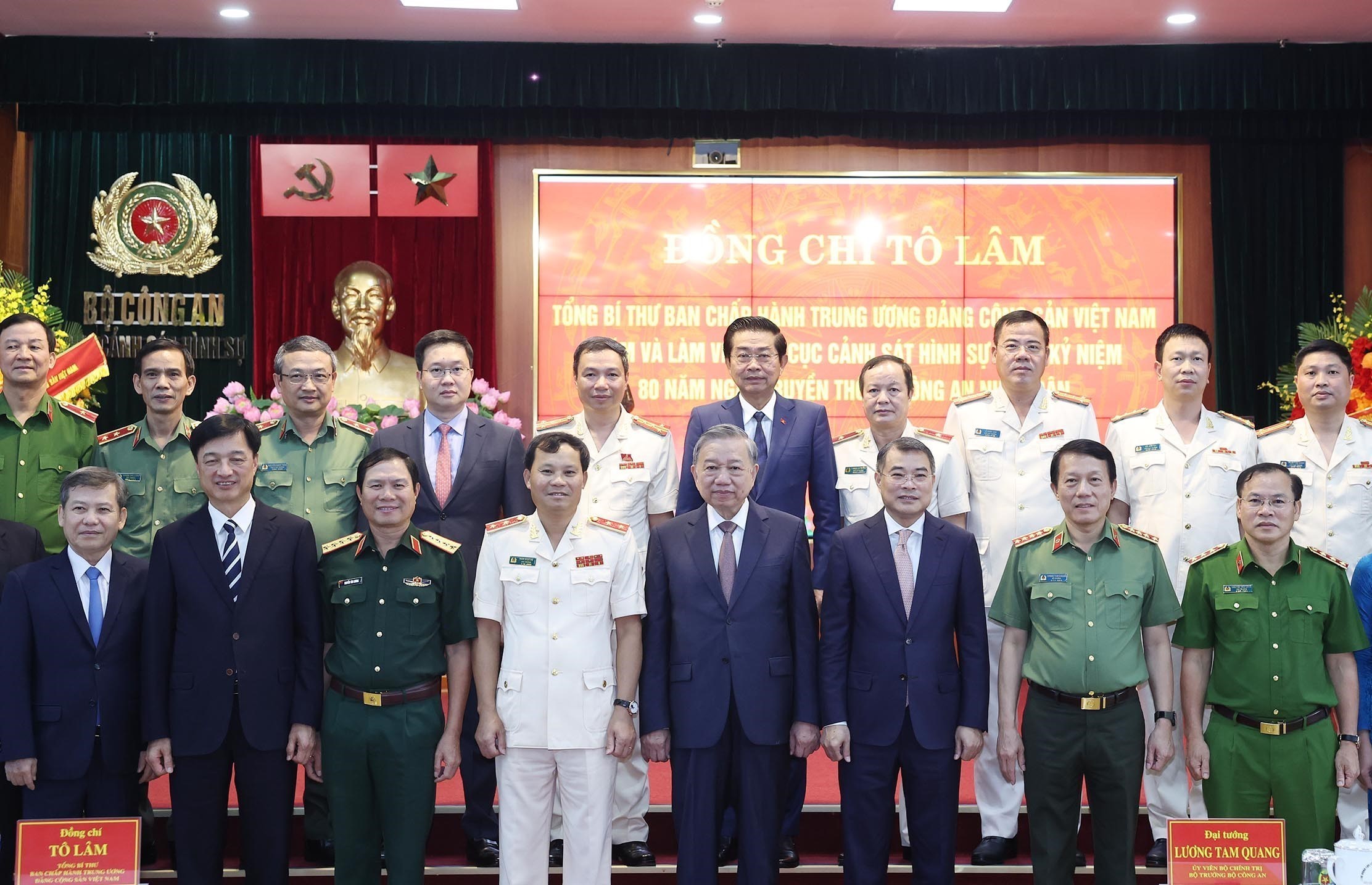 Tổng Bí thư Tô Lâm thăm, làm việc với Cục Cảnh sát hình sự - Ảnh 10.