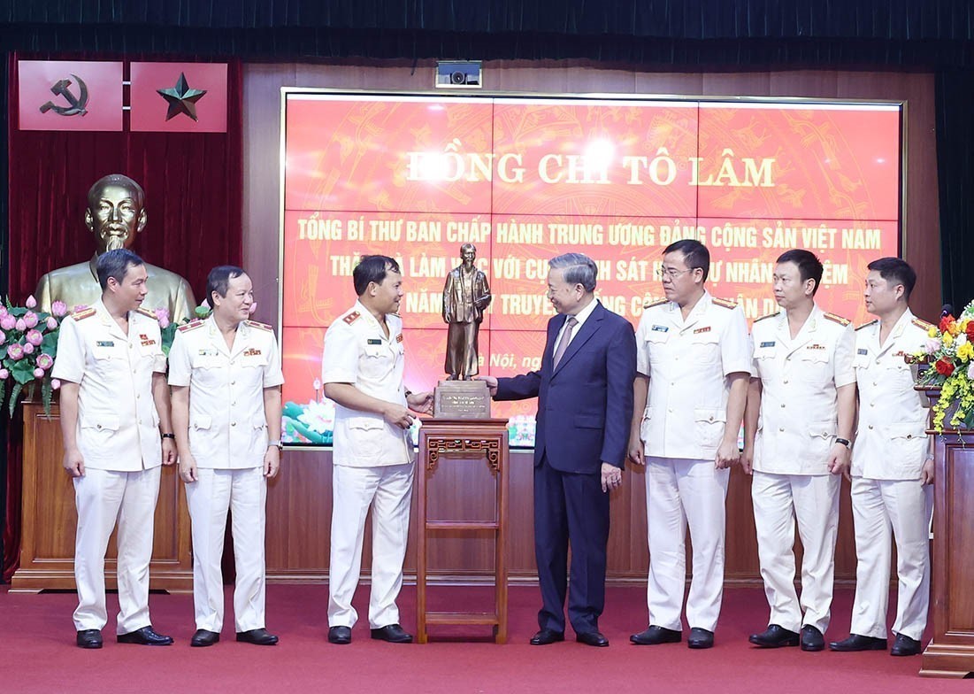 Tổng Bí thư Tô Lâm thăm, làm việc với Cục Cảnh sát hình sự - Ảnh 6.