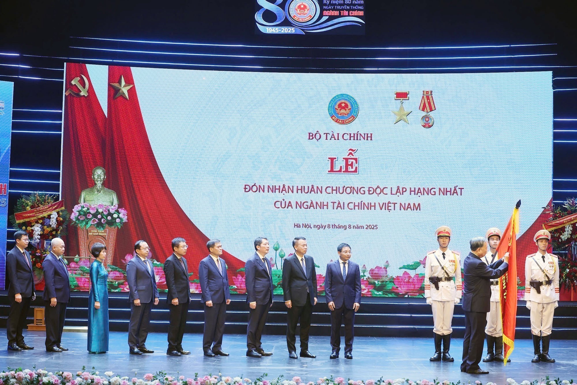 Tổng Bí thư và Thủ tướng dự Lễ kỷ niệm 80 năm Ngày truyền thống ngành Tài chính - Ảnh 5.