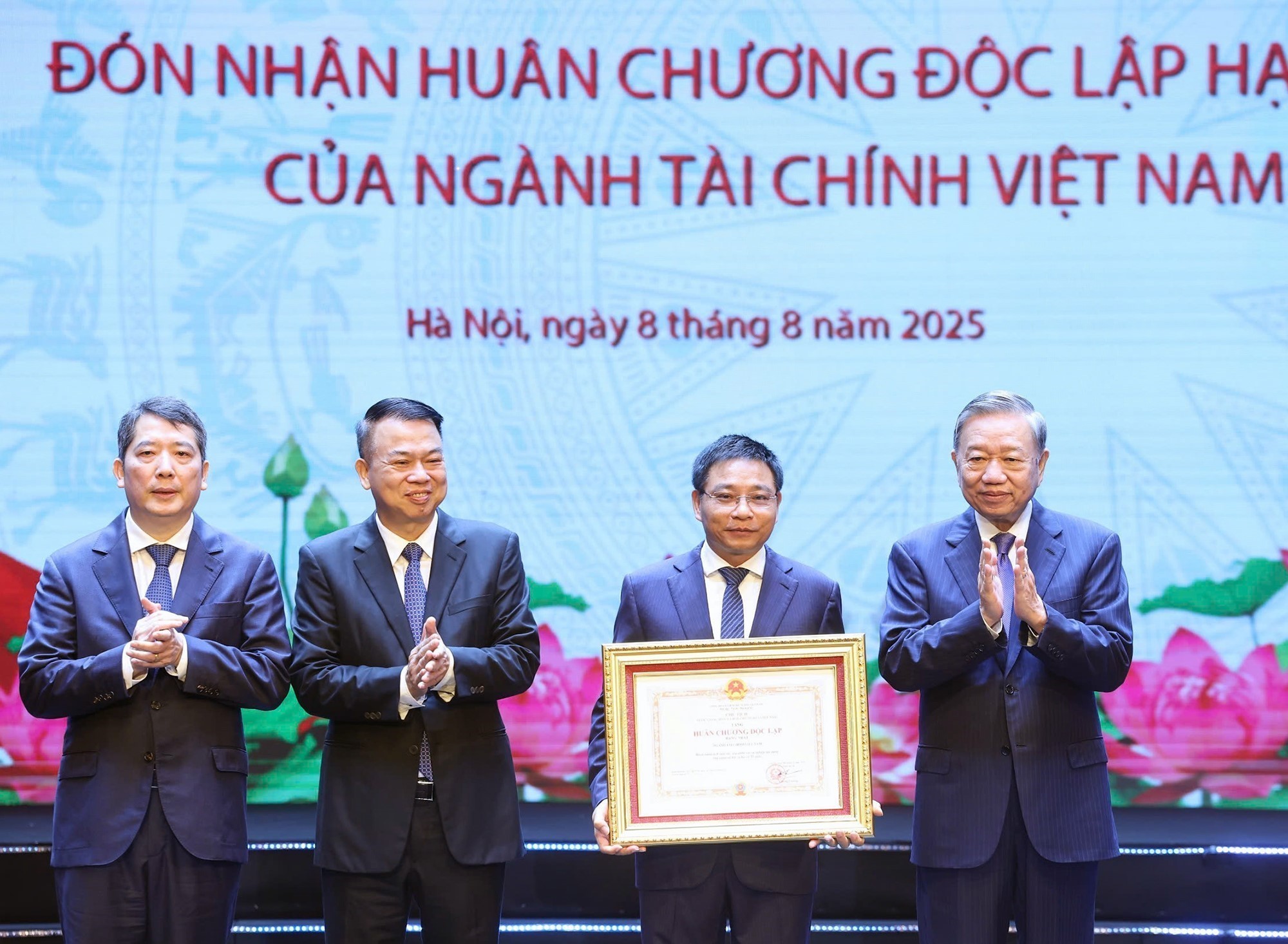 Tổng Bí thư và Thủ tướng dự Lễ kỷ niệm 80 năm Ngày truyền thống ngành Tài chính - Ảnh 6.