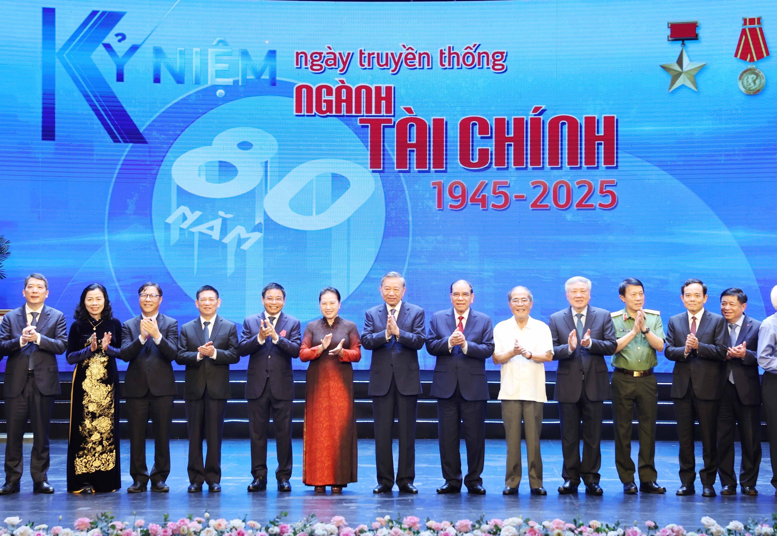Tổng Bí thư và Thủ tướng dự Lễ kỷ niệm 80 năm Ngày truyền thống ngành Tài chính - Ảnh 12.