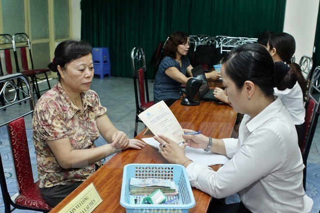Bộ trưởng Nội vụ: Khuyến khích cán bộ, công chức không đáp ứng được yêu cầu tự nguyện nghỉ để nhường chỗ cho lớp trẻ - Ảnh 3.