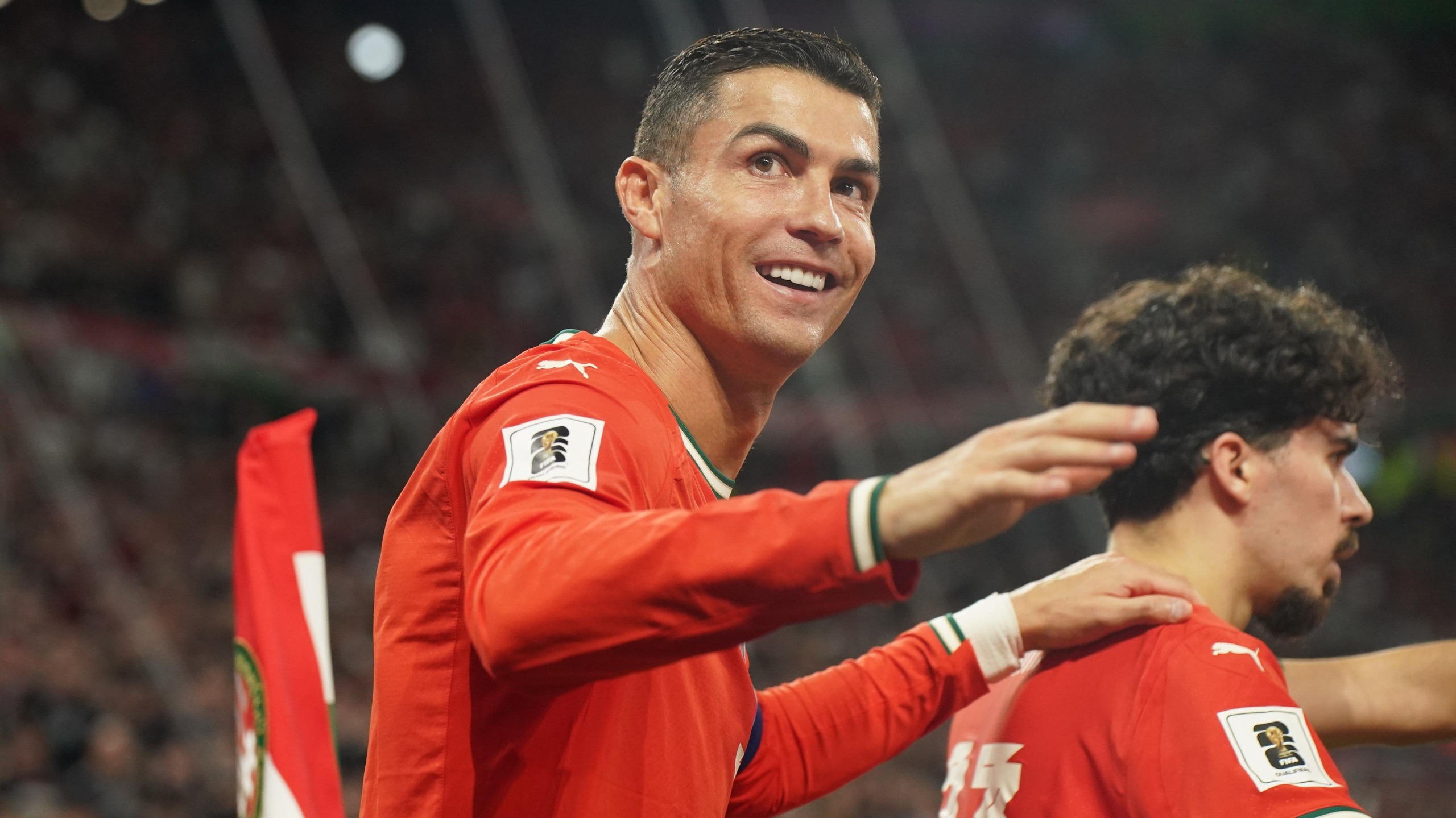 Cristiano Ronaldo viết lại lịch sử ở tuổi 40!