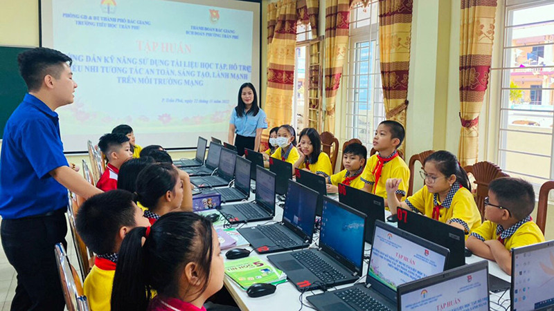 Trang bị kiến thức, kỹ năng để trẻ em tương tác an toàn trên môi trường mạng - Ảnh 2.