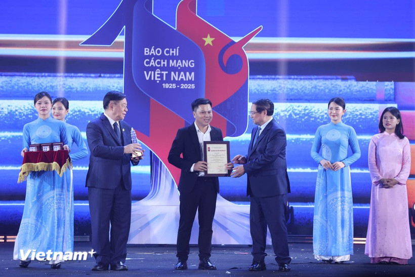 Nhân rộng những &quot;cây viết&quot; sắc sảo, bản lĩnh của TTXVN trong thời đại mới - Ảnh 3.
